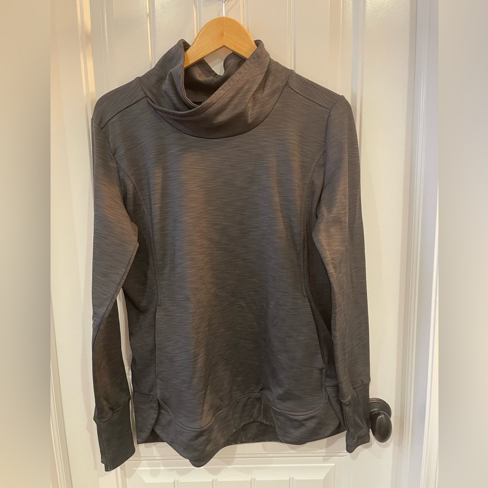 Athleta t-neck gray.